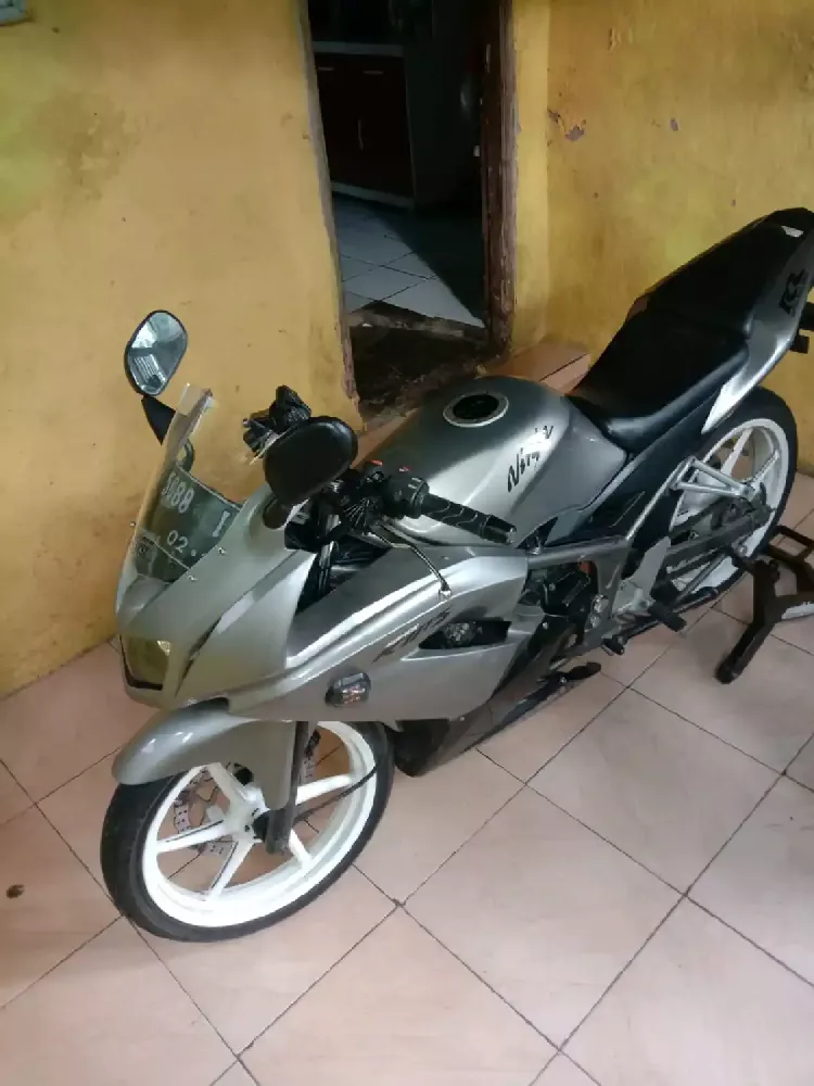 Kawasaki Ninja R 2015